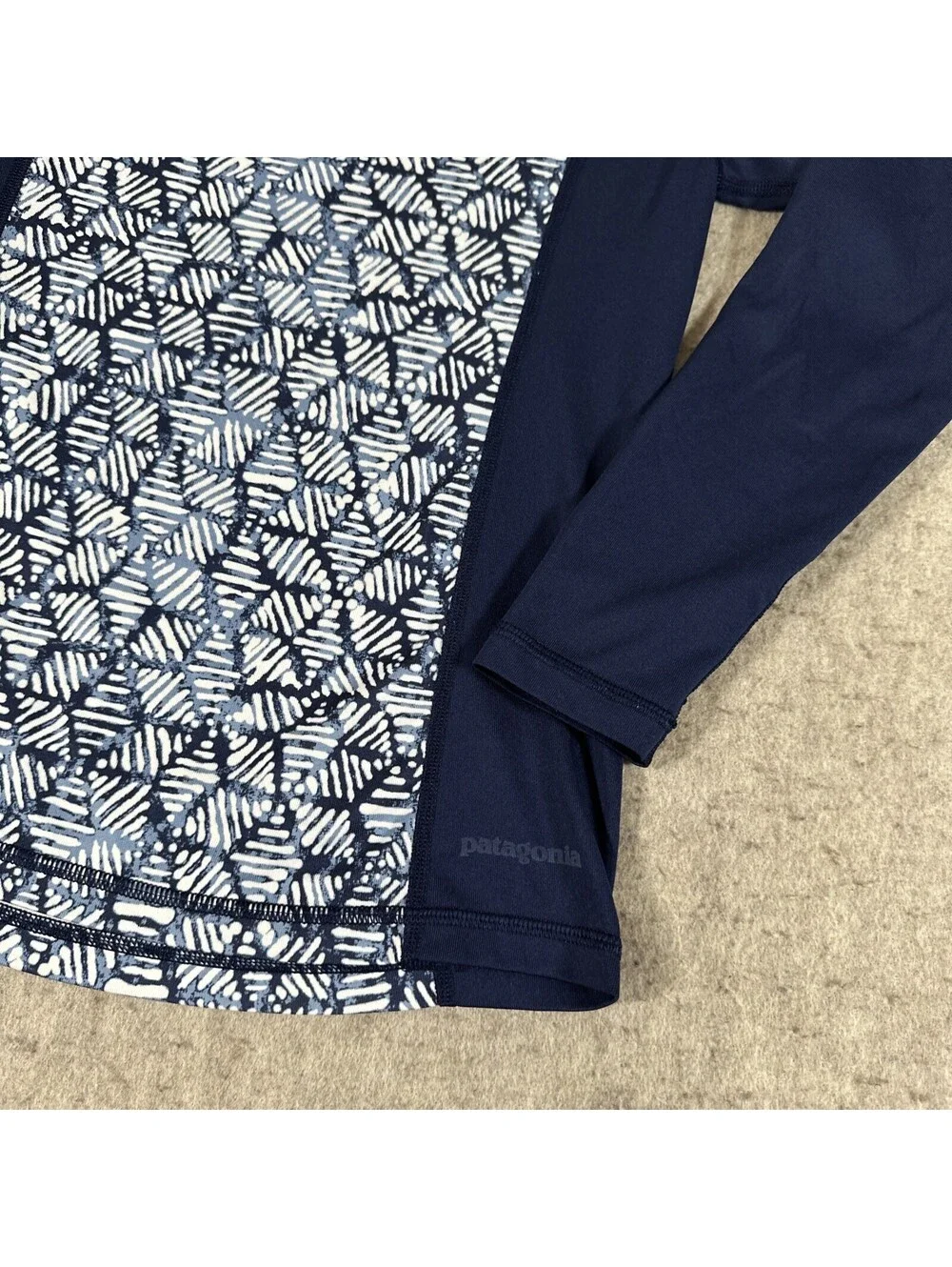 Patagonia Girl’s Shirt Medium 10 Silk weight Rashguard Long Sleeve Blue